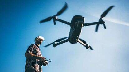 רחפן FPV. | שאטרסטוק