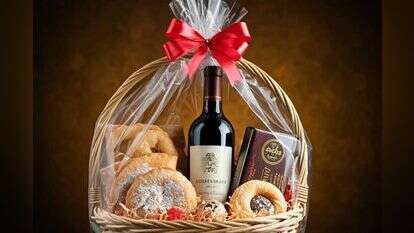 משלוח מנות. | שאטרסטוק