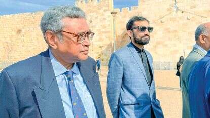 דסגופטה בסיור בירושלים