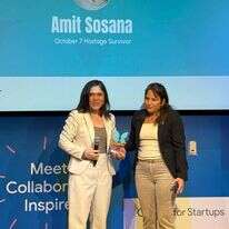 שורדת השבי, עו"ד עמית סוסנה (ימין), באירוע של פורום מיכל סלה, הערב. | פורום מיכל סלה