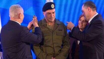 אייל זמיר מקבל את דרגות רב האלוף ונכנס לתפקידו כרמטכ"ל. | מסך משידור לע"מ