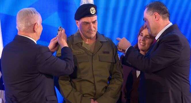 אייל זמיר מקבל את דרגות רב האלוף ונכנס לתפקידו כרמטכ"ל. | מסך משידור לע"מ
