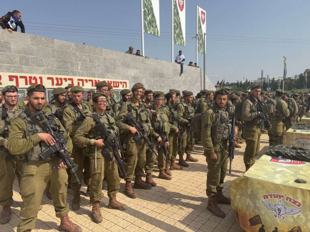 לוחמי הגדוד החרדי "נצח יהודה" בסיום מסע כומתה. | עמותת נצח יהודה