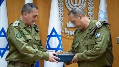 הרמטכ"ל אייל זמיר וסגנו תמיר ידעי. | דובר צה"ל