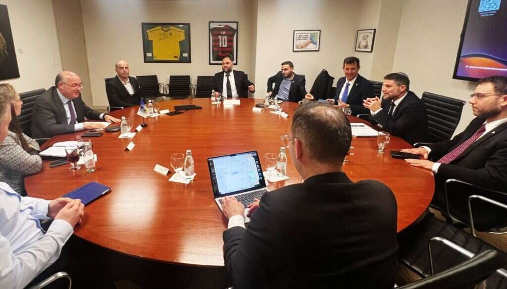 שר האוצר סמוטריץ בפגישה עם נשיא הבנק הבין-אמריקאי לפיתוח בוושינגטון, אילן גולדפיין