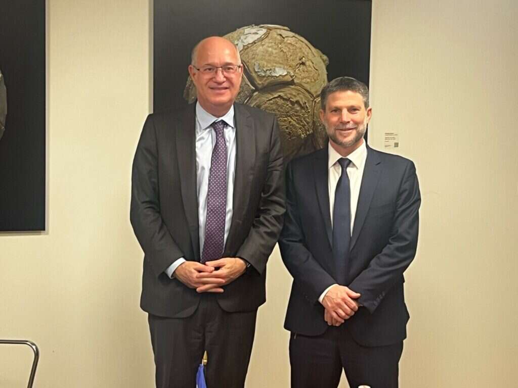 שר האוצר סמוטריץ ונשיא הבנק הבין-אמריקאי לפיתוח בוושינגטון, אילן גולדפיין