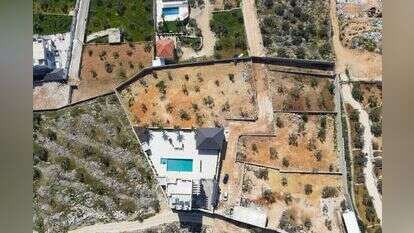 תצלום אוויר של וילות פלסטיניות לא חוקיות בשטחי C בסמוך לאלקנה. | לירון מולדובן