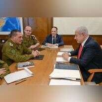 ראש הממשלה בנימין נתניהו בפגישה בלשכתו עם הרמטכ״ל רב-אלוף אייל זמיר. | מעיין טואף / לע״מ
