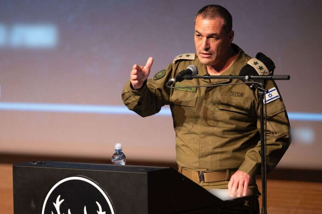 הרמטכ"ל אייל זמיר בשיחה עם מפקדי יחידות מדרגת סא"ל ומעלה. | דובר צה"ל