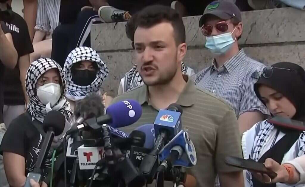 מחמוד חליל, | מסך מתוך יוטיוב