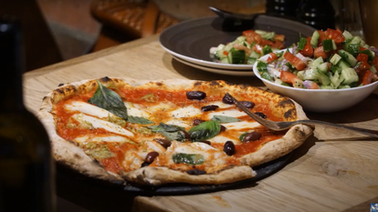 פיצריית "לה פיאדרה" בירושלים. | מסך מיוטיוב