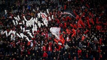 אוהדי בני סכנין במשחק נגד בית"ר ירושלים באיצטדיון טדי, 2022. פלאש 90