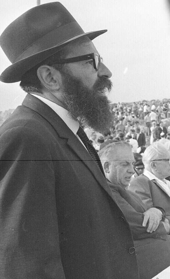 הרב יהודה עמיטל, 1969. ארכיון דן הדני, האוסף הלאומי לתצלומים על שם משפחת פריצקר, הספרייה הלאומית הרב יהודה עמיטל, 1969. ארכיון דן הדני, האוסף הלאומי לתצלומים על שם משפחת פריצקר, הספרייה הלאומית