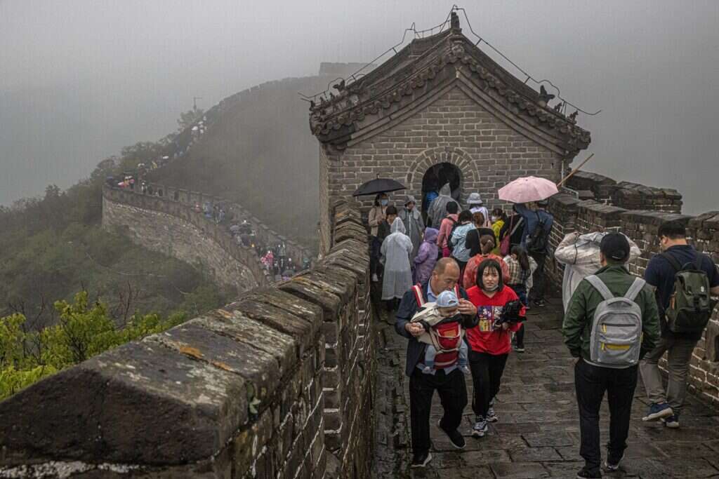 "הסינים התמודדו עם הספר על ידי הקמת חומה, מתוך פחד מהעולם החיצון" | EPA