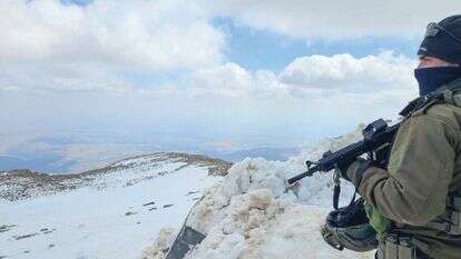 הגזרה התרחבה בעשרות קילומטרים. חייל מחוץ למוצב ח'1. | דובר צה"ל הגזרה התרחבה בעשרות קילומטרים. חייל מחוץ למוצב ח'1. | דובר צה"ל