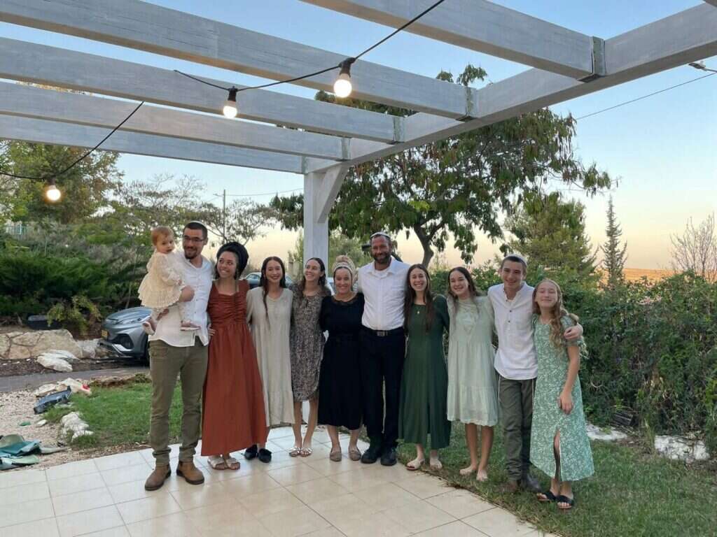 אילון ויס ומשפחתו. | באדיבות המשפחה