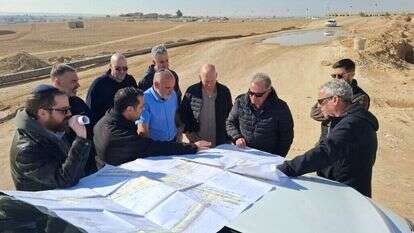 אנשי רשות הבדואים בסיור בנגב, לפני כשבועיים. בחולצה כחולה: יובל תורג'מן. | רשות הבדואים