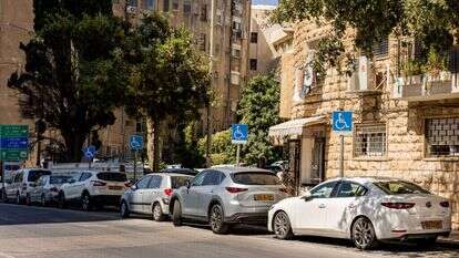 לא מגיעות למי שבאמת זקוק
להן. חניות נכים. | נעמה שטרן