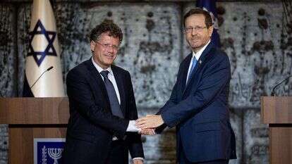 יצחק עמית ויצחק הרצוג. | יונתן סינדל, פלאש 90