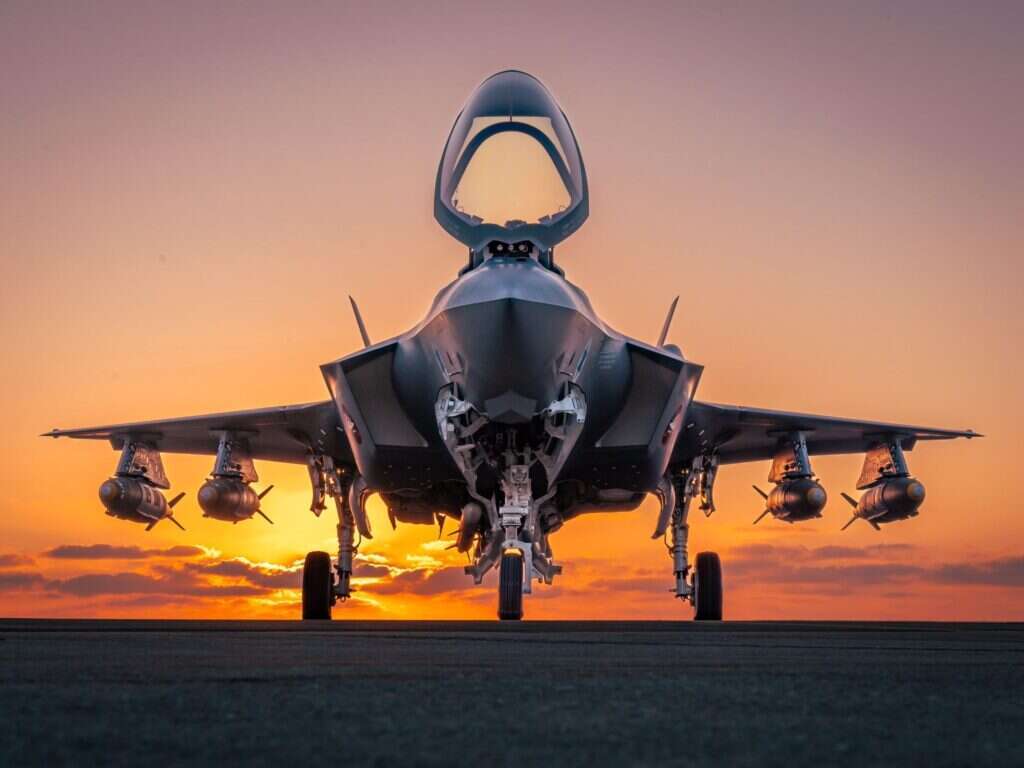 מטוס אדיר. | דובר צה"ל מטוס אדיר. | דובר צה"ל