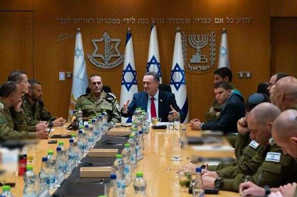 השר כץ עם הרמטכ"ל אייל זמיר ופורום מטכ"ל | אריאל חרמוני, משרד הביטחון השר כץ עם הרמטכ"ל אייל זמיר ופורום מטכ"ל | אריאל חרמוני, משרד הביטחון