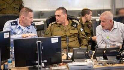 ראש המטה הכללי, רב-אלוף אייל זמיר, ראש שירות הביטחון הכללי, רונן בר ומפקד חיל האוויר, אלוף תומר בר, בבור חיל האוויר | דובר צה"ל
