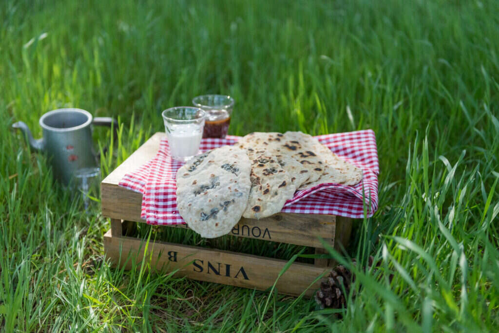 פיתות יוגורט עם עשבי תיבול. | אפרת מוסקוביץ