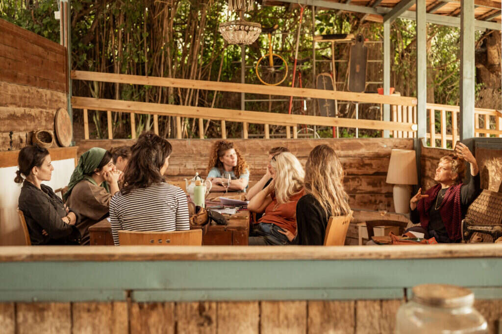 מפגש לא מעובד. קבוצת לימוד של יוצרות. | טלי רז מפגש לא מעובד. קבוצת לימוד של יוצרות. | טלי רז