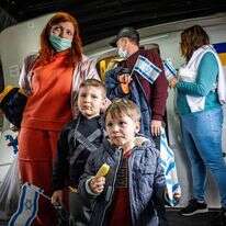 פליטים מאוקראינה בנתב"ג, 2022. | נתי שוחט, פלאש 90