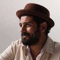 אביב אלוש. | שי יחזקאל