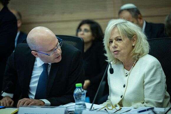 פרקליט המדינה, עמית איסמן, לצד היועמ"שית גלי בהרב-מיארה. | יונתן זינדל, פלאש 90