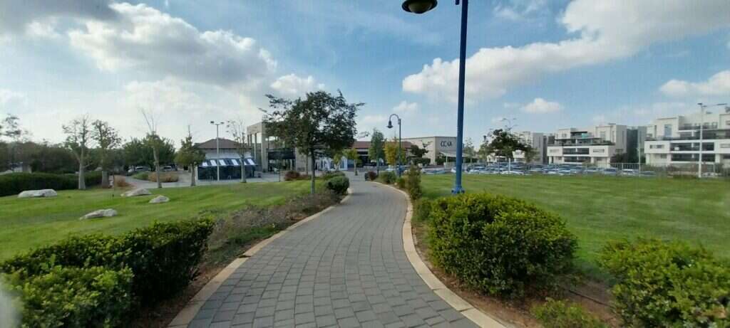 קצה הטיילת בואכה מרכז מסחרי בשוהם. | איציק בן דב, החברה להגנת הטבע