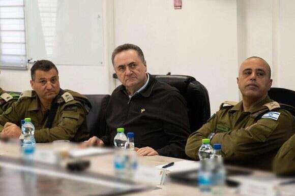 סגן הרמטכ"ל, אלוף תמיר ידעי, ומפקד פיקוד דרום, אלוף יניב עשור עם שר הביטחון ישראל כץ | אריאל חרמוני, משרד הביטחון סגן הרמטכ"ל, אלוף תמיר ידעי, ומפקד פיקוד דרום, אלוף יניב עשור עם שר הביטחון ישראל כץ | אריאל חרמוני, משרד הביטחון