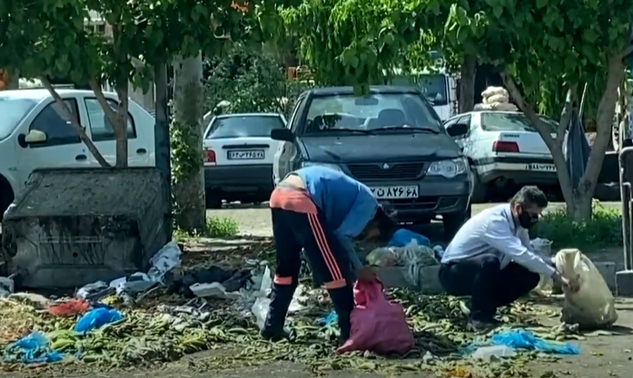 המשבר הכלכלי העמוק רק הולך ומחריף. איראנים מלקטים אוכל מהזבל ברחובות טהרן | יוטיוב