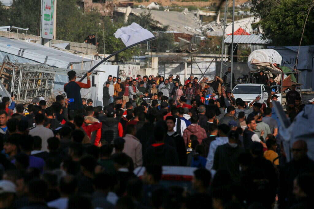 מפגינים נגד המלחמה עם ישראל, בית לאהיה, עזה, היום. | AFP