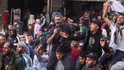 מפגינים נגד המלחמה עם ישראל, בית לאהיה, עזה, היום. | AFP