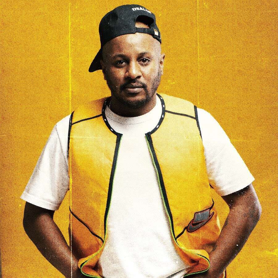 בזי בי. | מסך