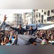 תושבי צפון רצועת עזה מפגינים בבית לאהיה נגד חמאס, היום. | פלאש 90