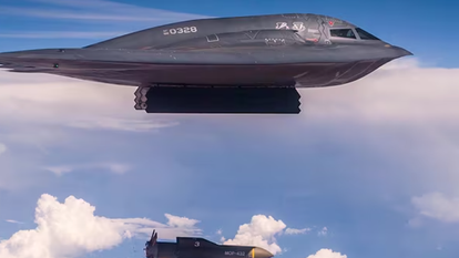 המפציץ החמקן - B-2. | מסך מיוטיוב