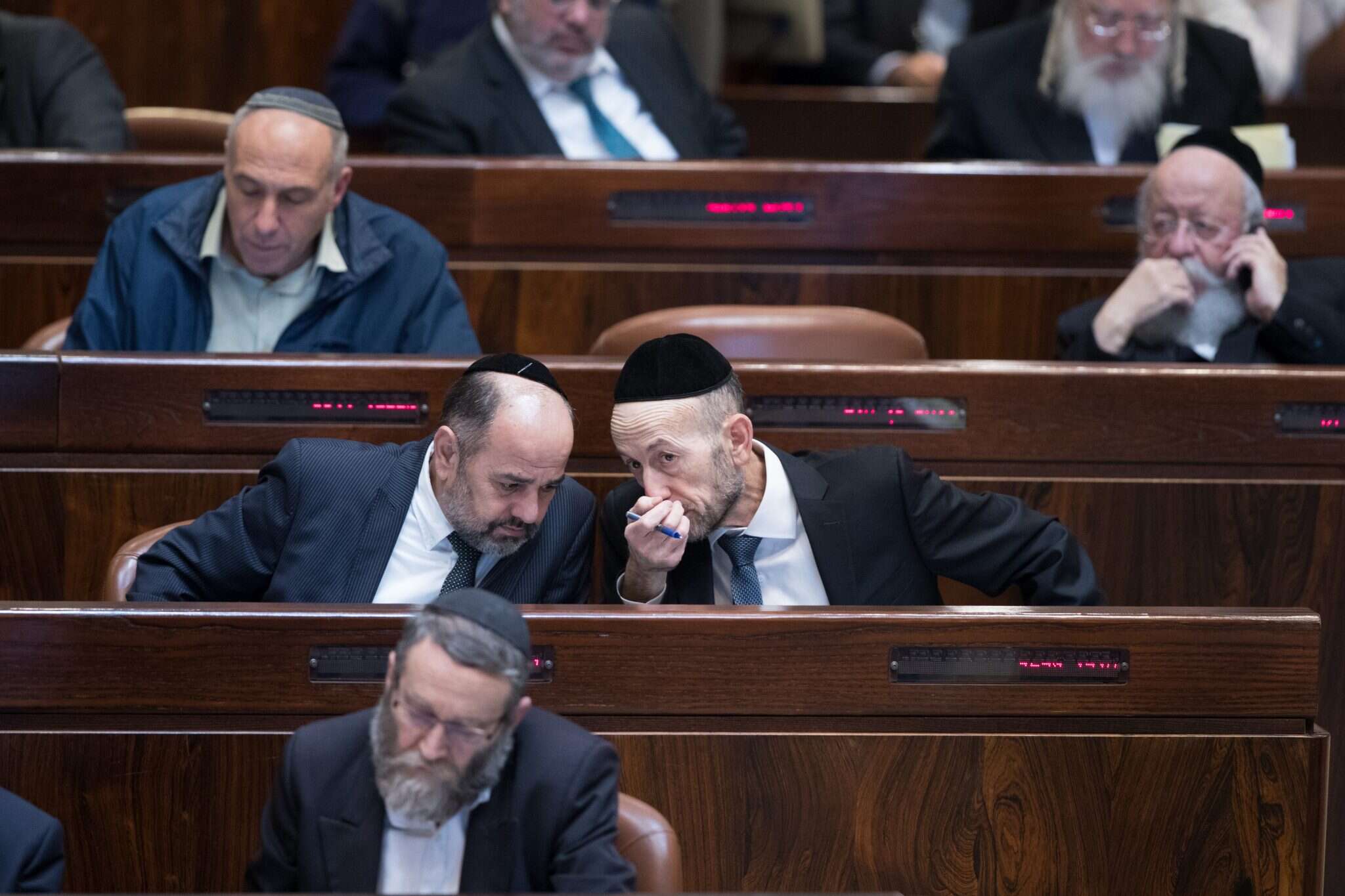 ח"כ אורי מקלב בכנסת. | יונתן זינדל, פלאש 90 ח"כ אורי מקלב בכנסת. | יונתן זינדל, פלאש 90