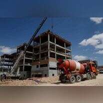 בניית עיר הבה"דים בנגב. | יוסי אלוני