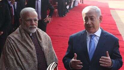 בנימין נתניהו ונרנדרה מודי. | EPA