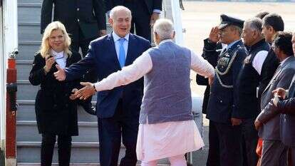 בנימין נתניהו ונרנדרה מודי. | EPA