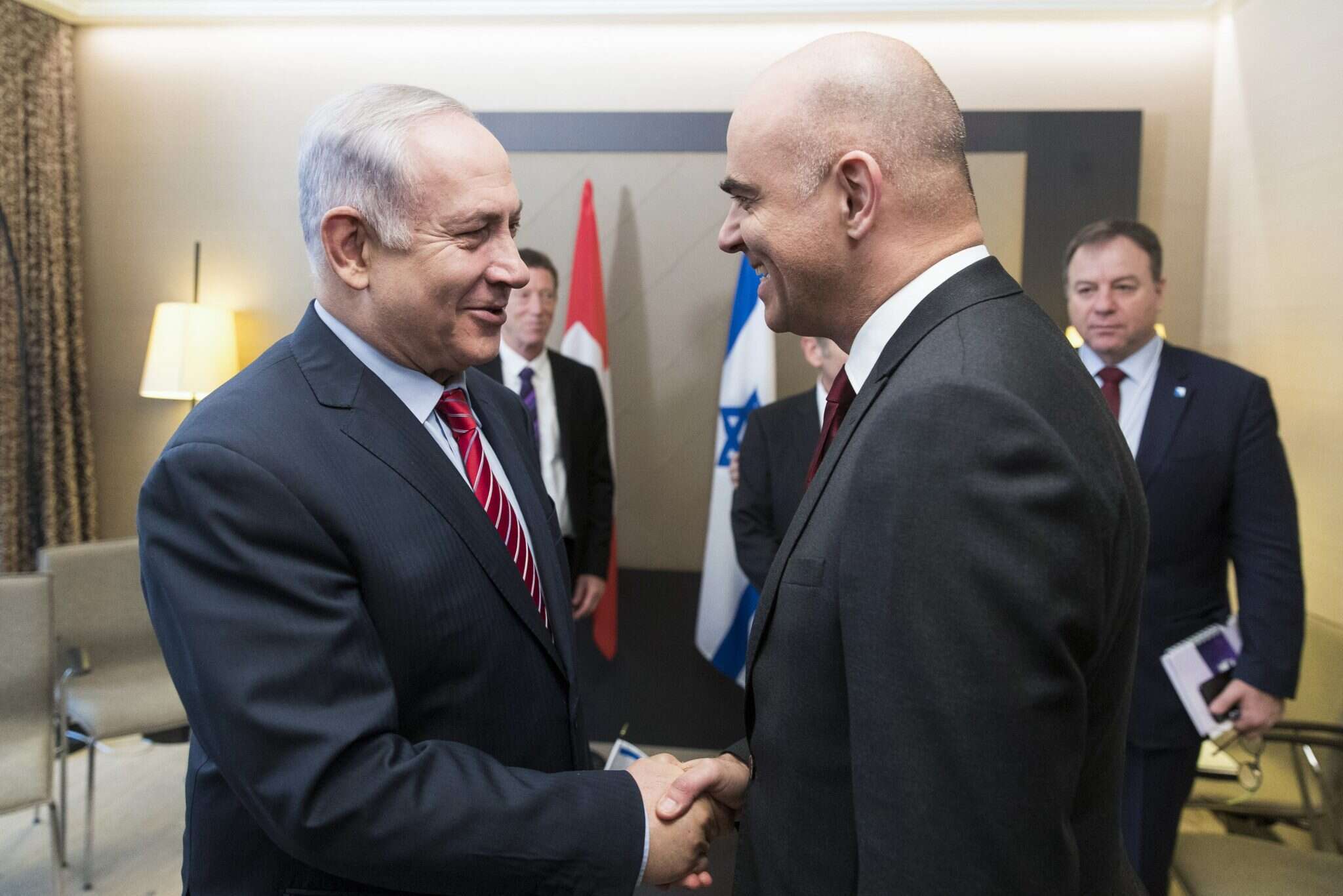 בנימין נתניהו ונשיא שווייץ אלן ברסט. | AP בנימין נתניהו ונשיא שווייץ אלן ברסט. | AP