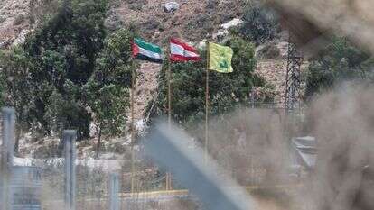 דגל חיזבאללה, לבנון ופלסטין מול מטולה, השבוע. | אייל מרגולין ג'יני