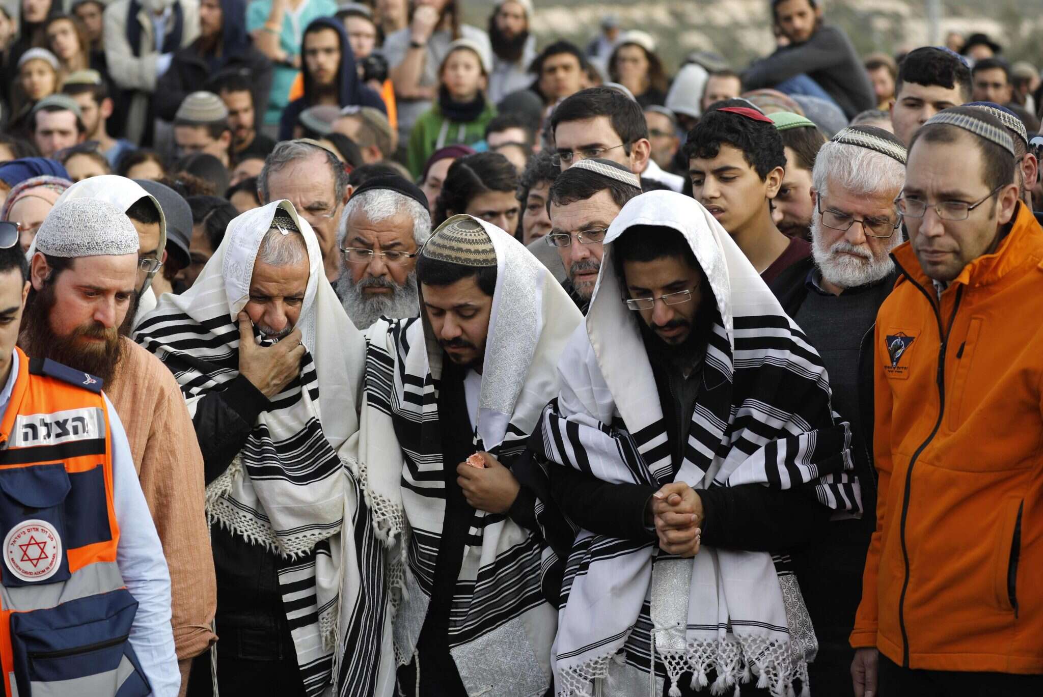 הלווייתו של הרב רזיאל שבח. | AFP