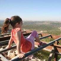 חוות גלעד. | מרים צחי