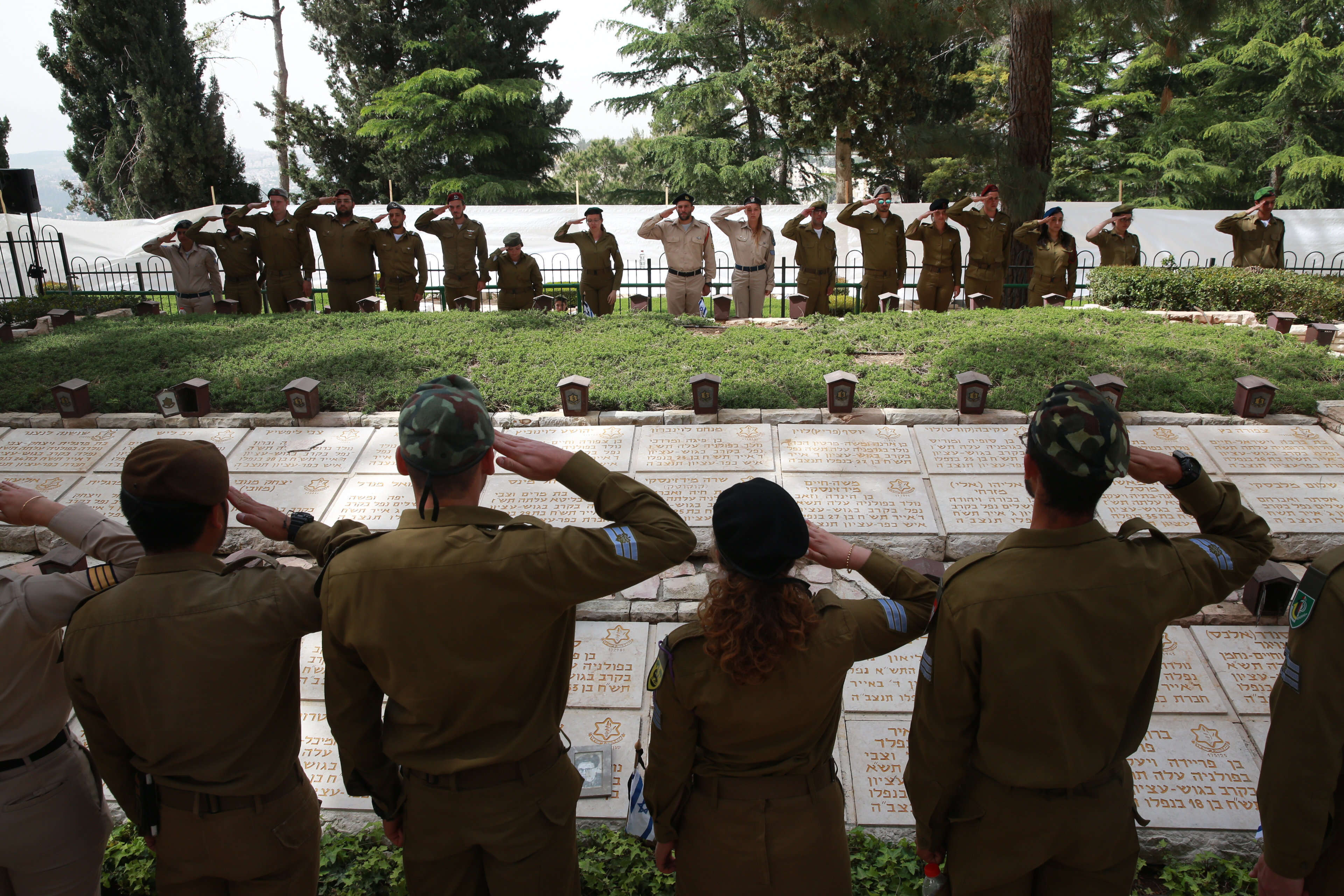 חיילים בטקס יום הזיכרון. | מרים צחי