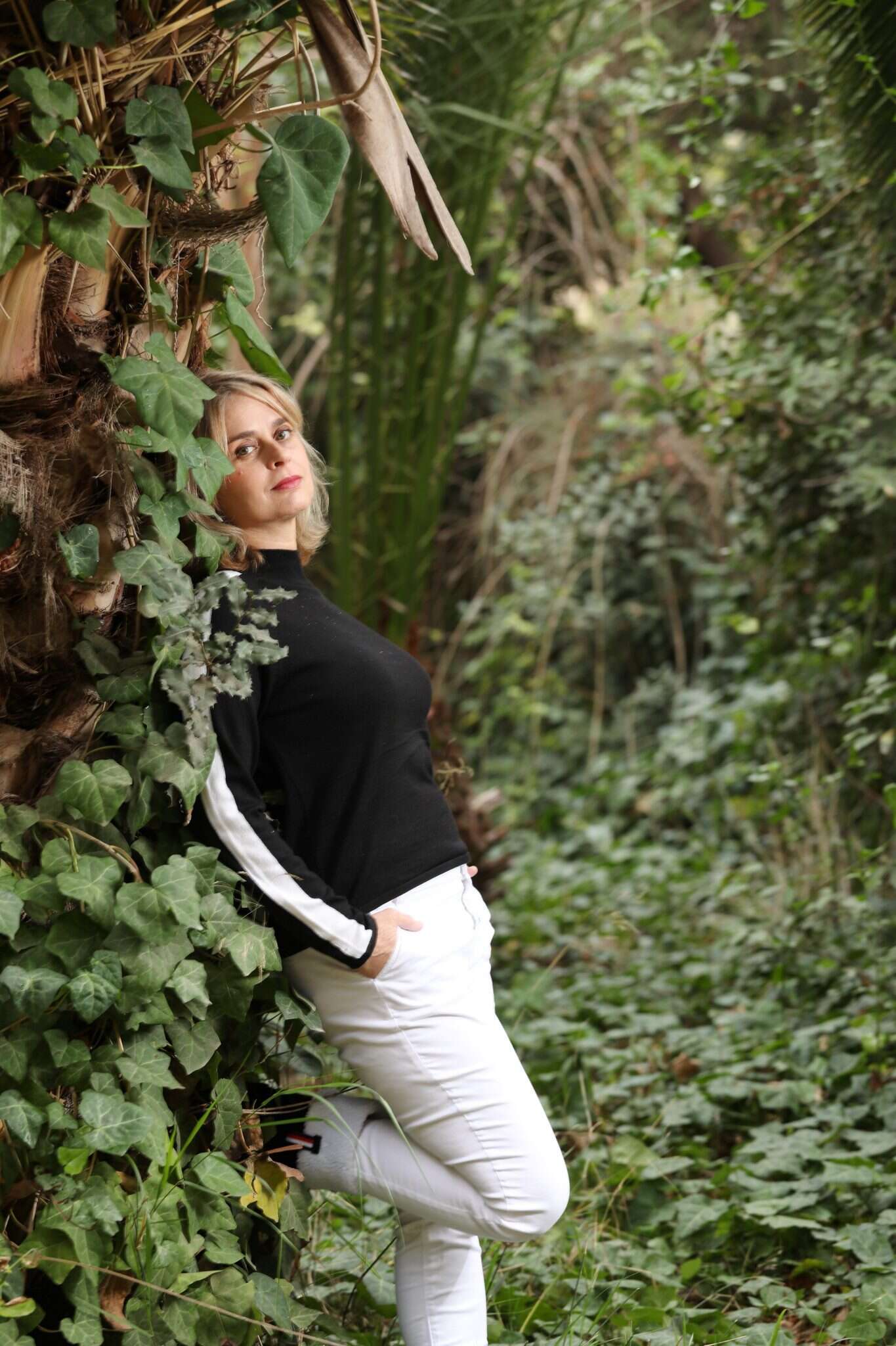 אסנת גואז. | מרים צחי