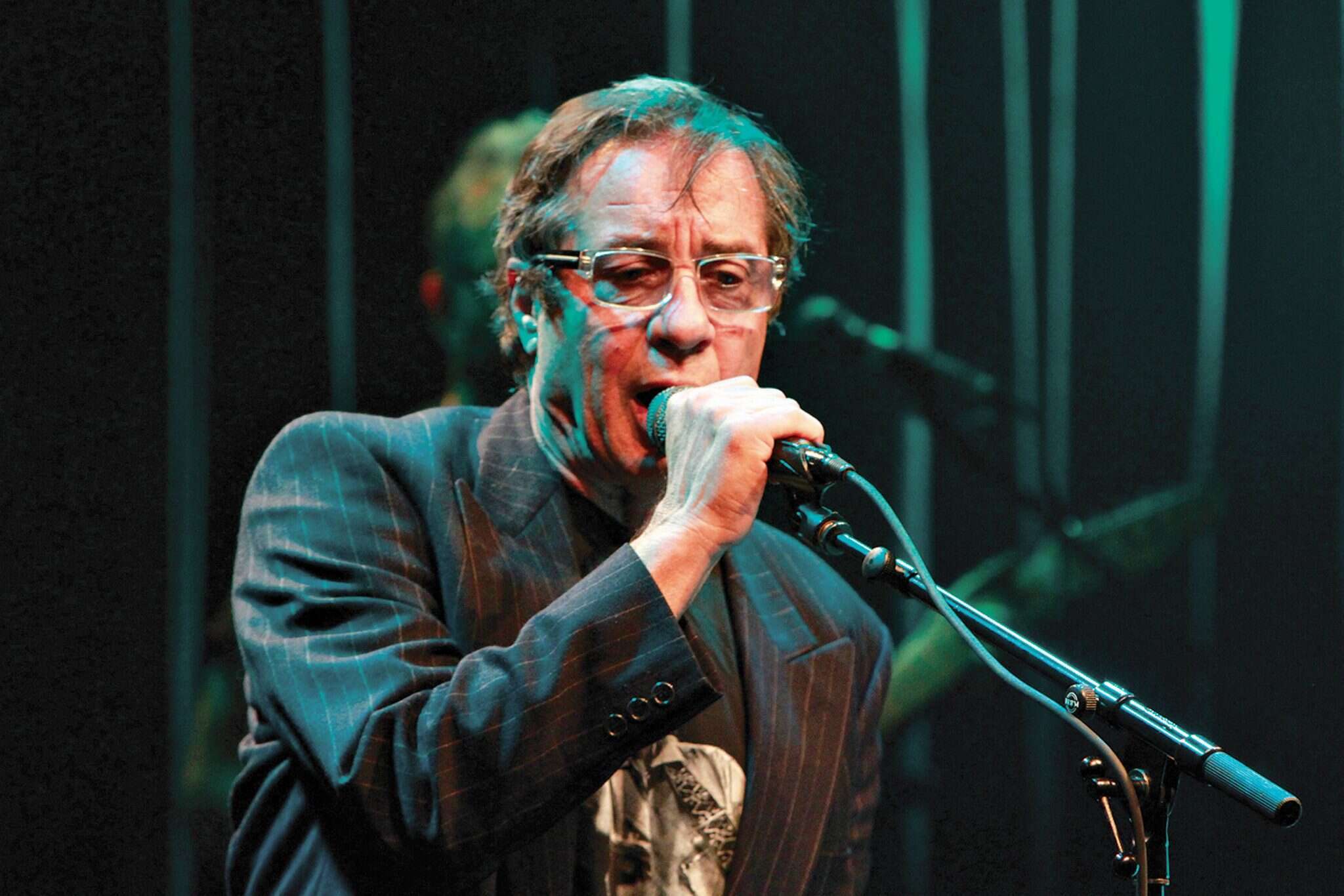 יהונתן גפן. | יוסי אלוני